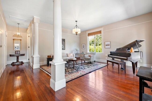 Building Photo - 417 Haydon St