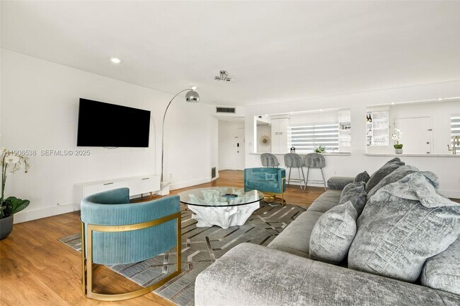 Foto del edificio - 1350 NE 191st St