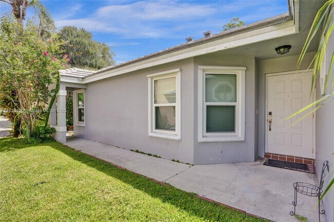 Foto del edificio - 8820 Woodside Ct