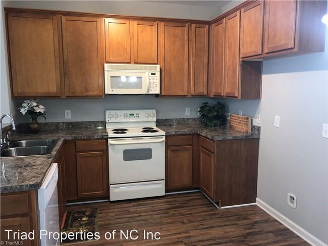 Building Photo - 2 br, 2.5 bath House - 4140 Tarrant Trace