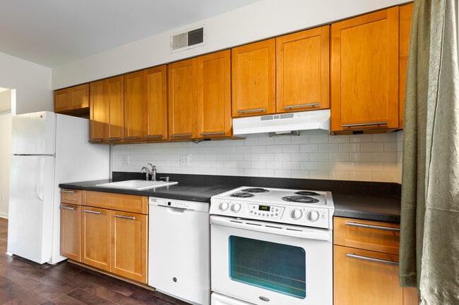 Building Photo - 8704 SW Brightfield Cir
