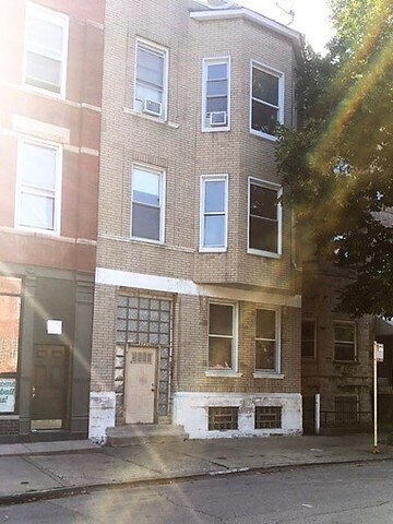 Foto principal - 3256 S Princeton Ave