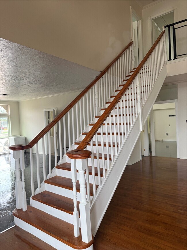 Building Photo - 8528 Beechnut St