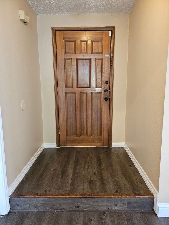 Foto del edificio - $2000 MESQUITE- Beautiful home with open f...