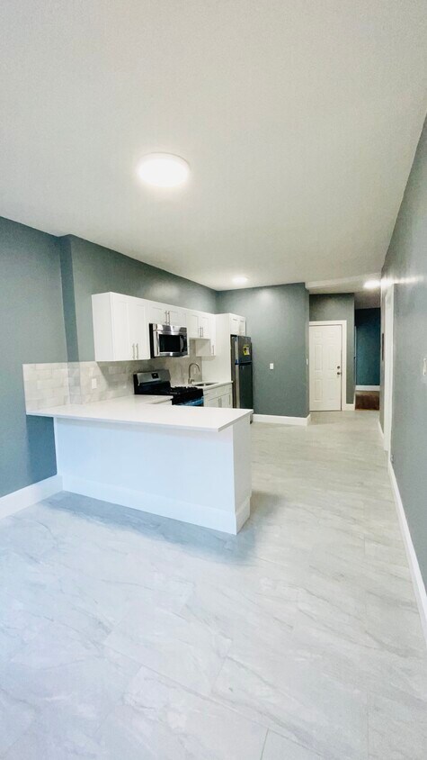 Foto principal - 137 Hawthorne St