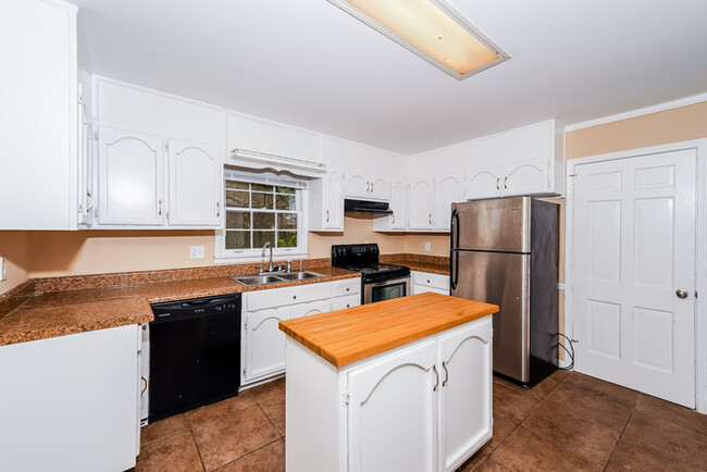 Building Photo - 841 Worchester Ct