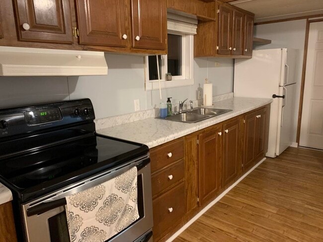 Kitchen - 5229 Marietta Rd SW
