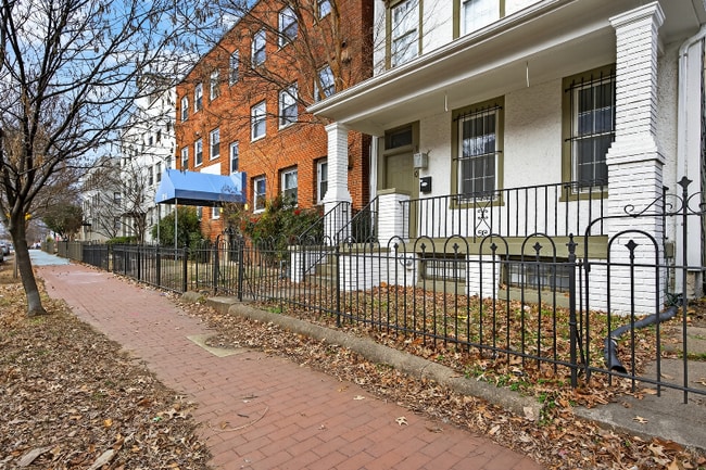 Photo - 1320 K St SE House