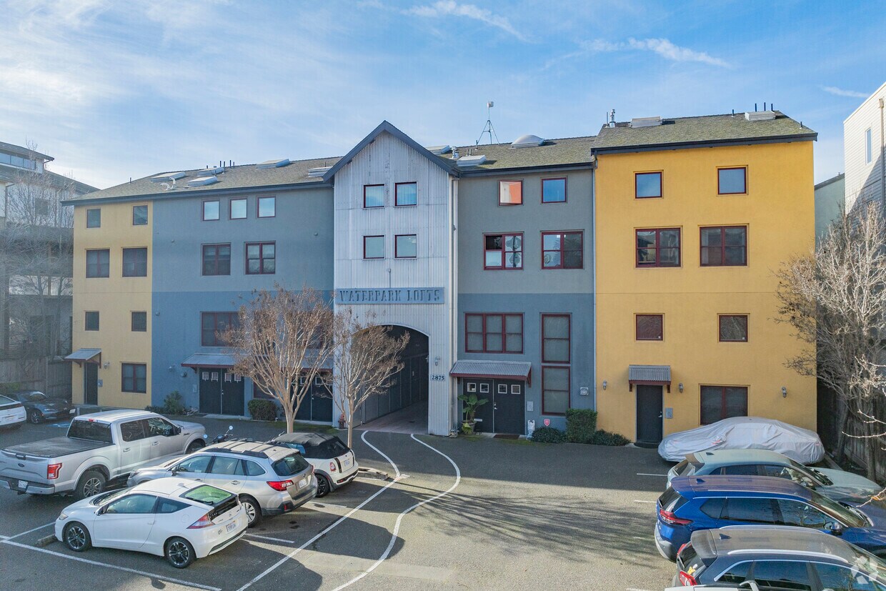Primary Photo - Waterpark Lofts