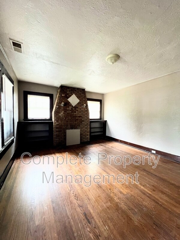 Building Photo - 2800 Avenue G