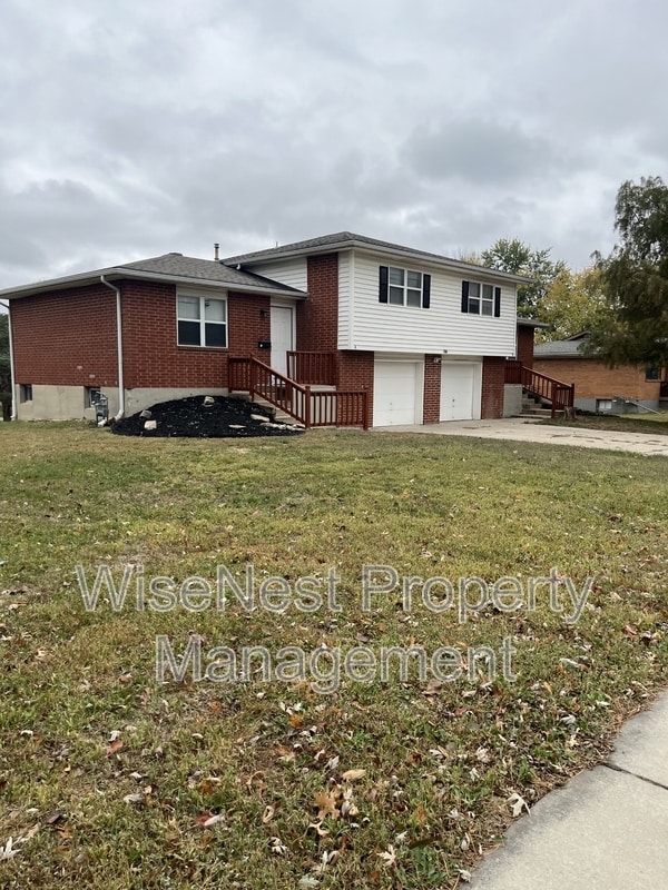 Building Photo - 706 NE Orchard St Building Photo - 706 NE Orchard St