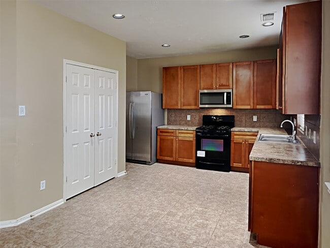 Foto del edificio - 1927 Makenna Ln