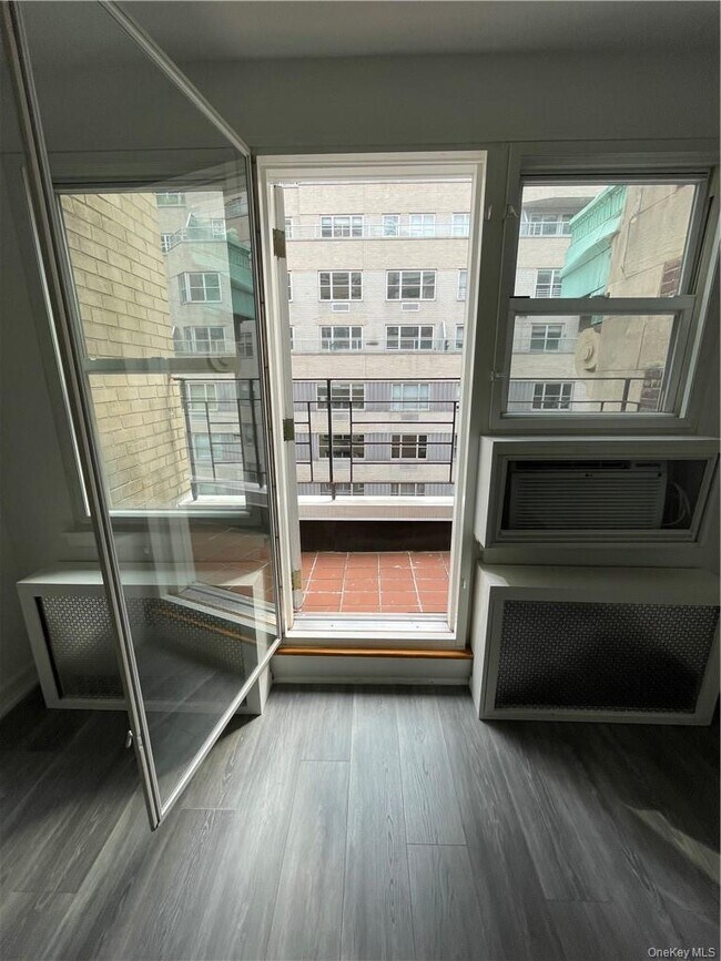 Foto del edificio - 141 E 55th St