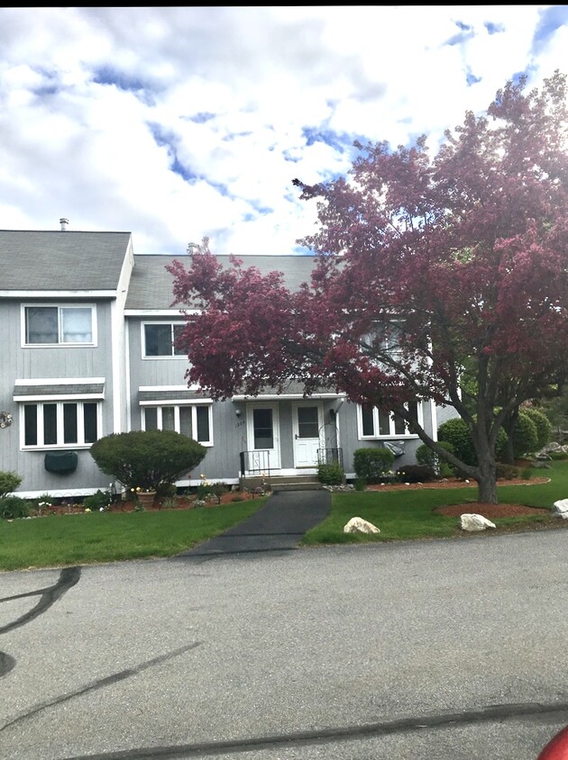 Primary Photo - 1304 Goffstown Rd