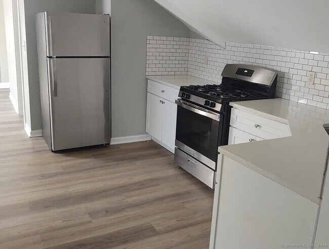 Building Photo - 16 Dorman St