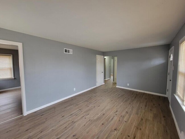 Building Photo - 5636 Sapphire Avenue