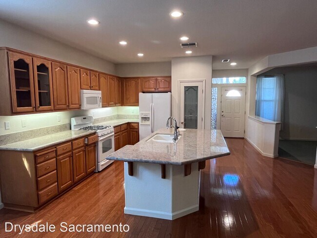 Foto del edificio - 2 br, 2 bath House - 700 Michelbook Lane