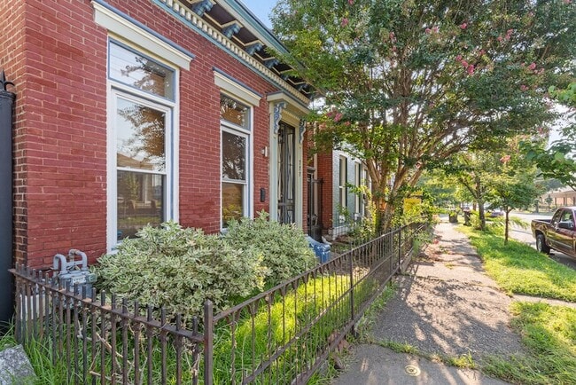 Foto del edificio - 717 Lampton St