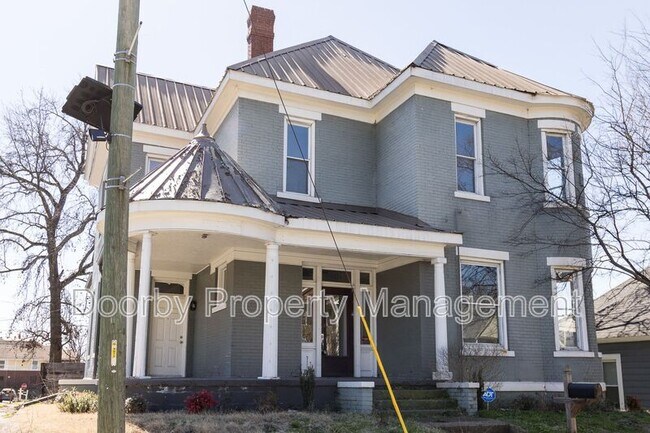 Building Photo - 1314 Bailey Ave