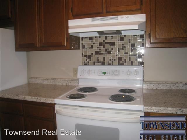 Building Photo - 3 br, 2.5 bath House - 6876 Big Wood Rd.