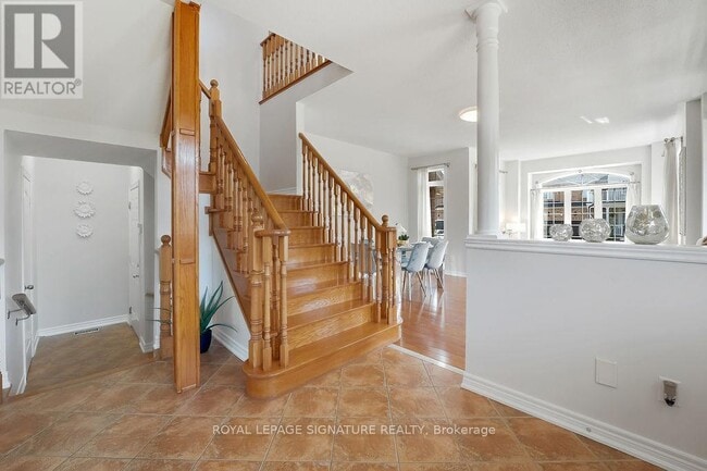 Building Photo - 30 Oakrun St