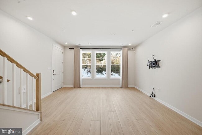 Foto del edificio - 7488 Backett Wood Ter