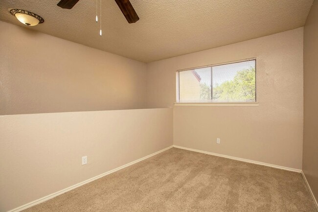 Building Photo - 400 W St Elmo Rd