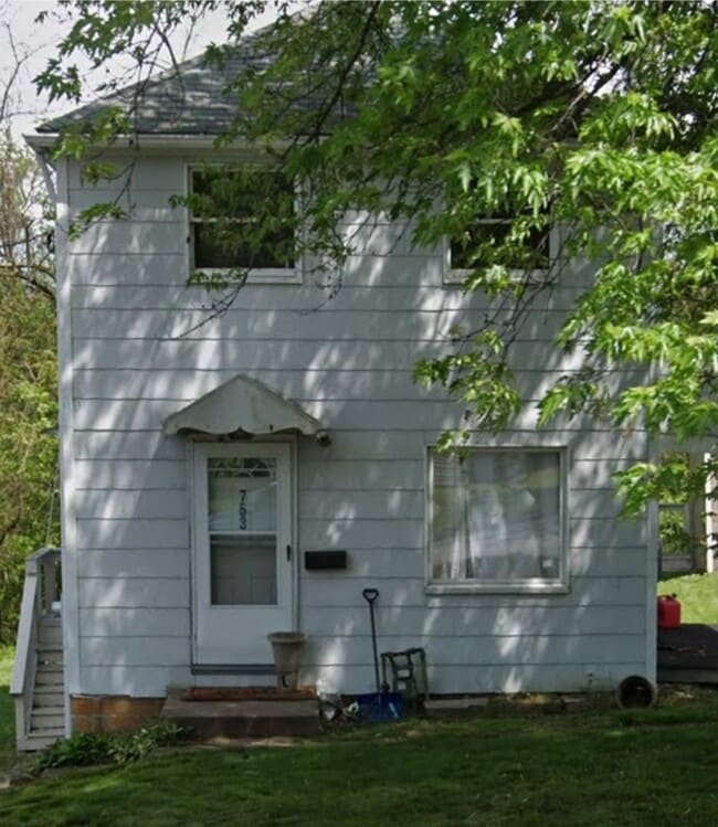 Building Photo - 753 East Dr