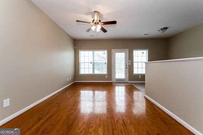 Foto del edificio - 320 Brookview Dr