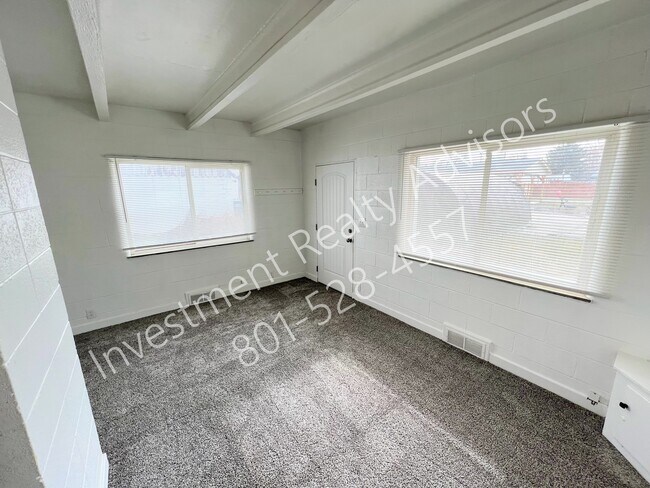 Building Photo - 2253 S 700 E