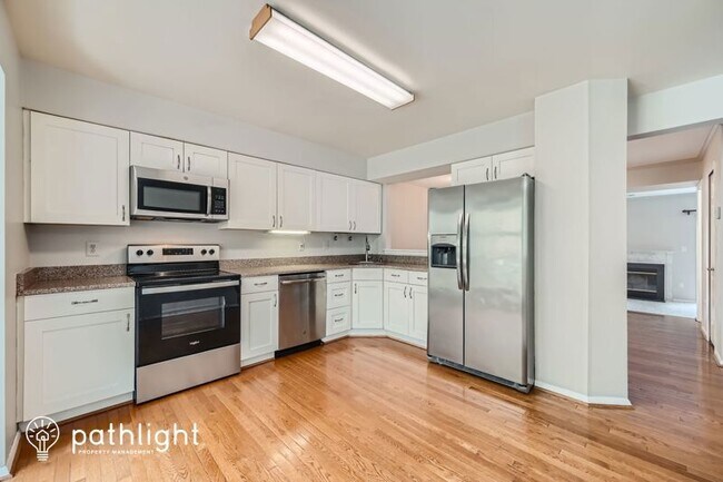 Foto del edificio - 7831 Old Litchfield Ln