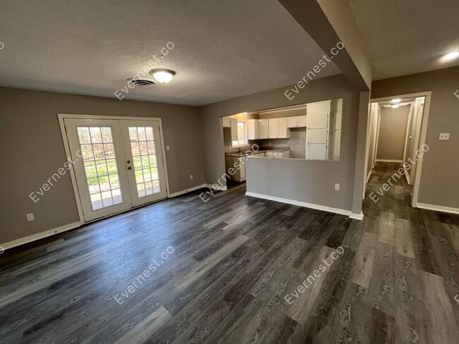 Building Photo - 3049 Bienville Dr