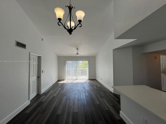 Foto del edificio - 655 SW 111th Way