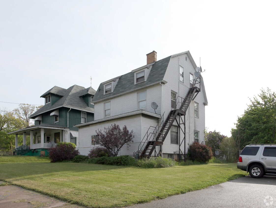 Building Photo - 821 Pennsylvania Ave