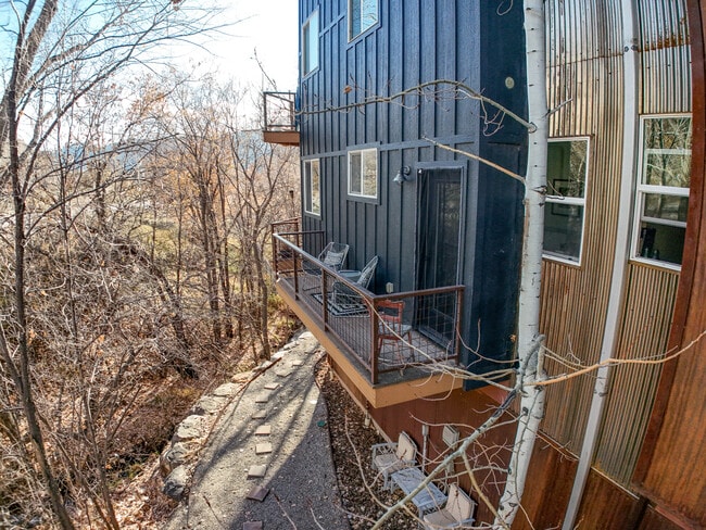 Foto del edificio - 190 E 7th Ave