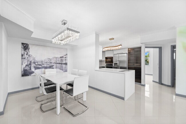 Foto del edificio - 17100 N Bay Rd