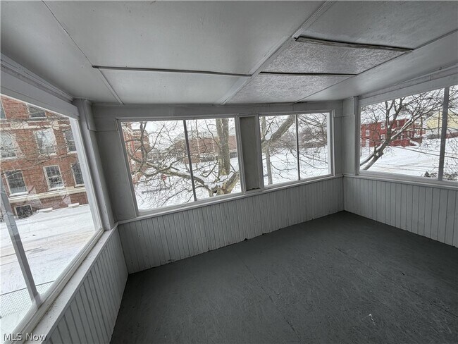 Building Photo - 15340 Yorick Ave