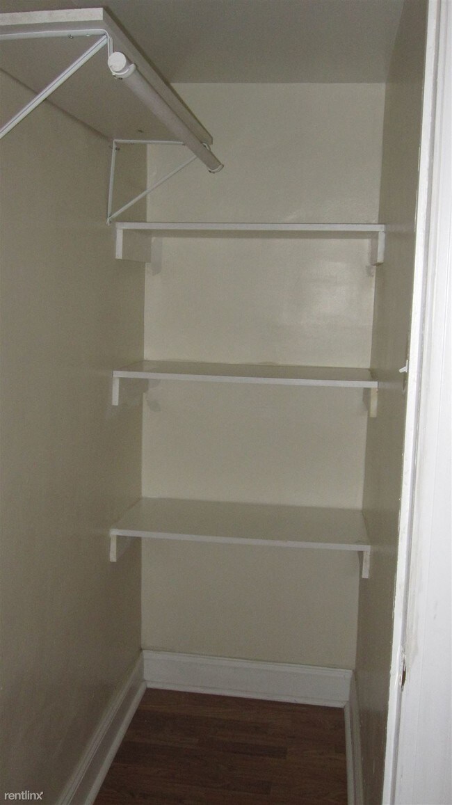 Building Photo - 1 br, 1 bath Apartment - 108 Newburn Dr Apt 1
