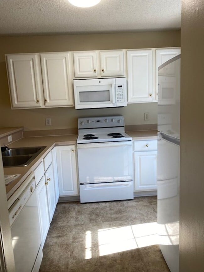 Photo - Condo in Holton Place