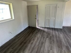 Building Photo - 5405 Suez St