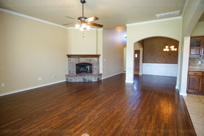 Building Photo - FOR LEASE | Broken Arrow | 3 Bed, 2 Bath H...