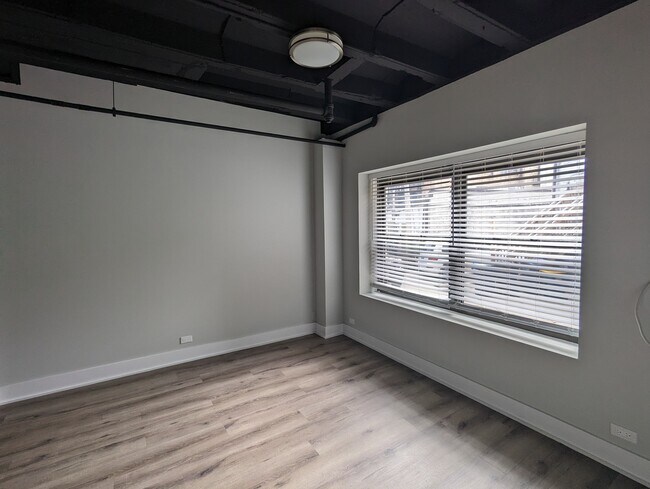 Foto del edificio - 725 Saint Johns Ave
