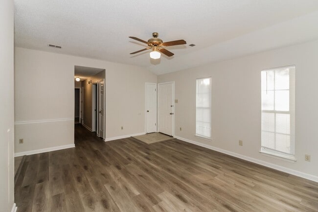 Foto del edificio - 2563 Country Trail Dr