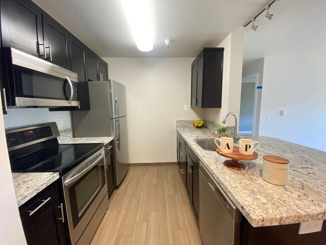 Building Photo - Advent - $500 Gift Card Beautiful & Bright...