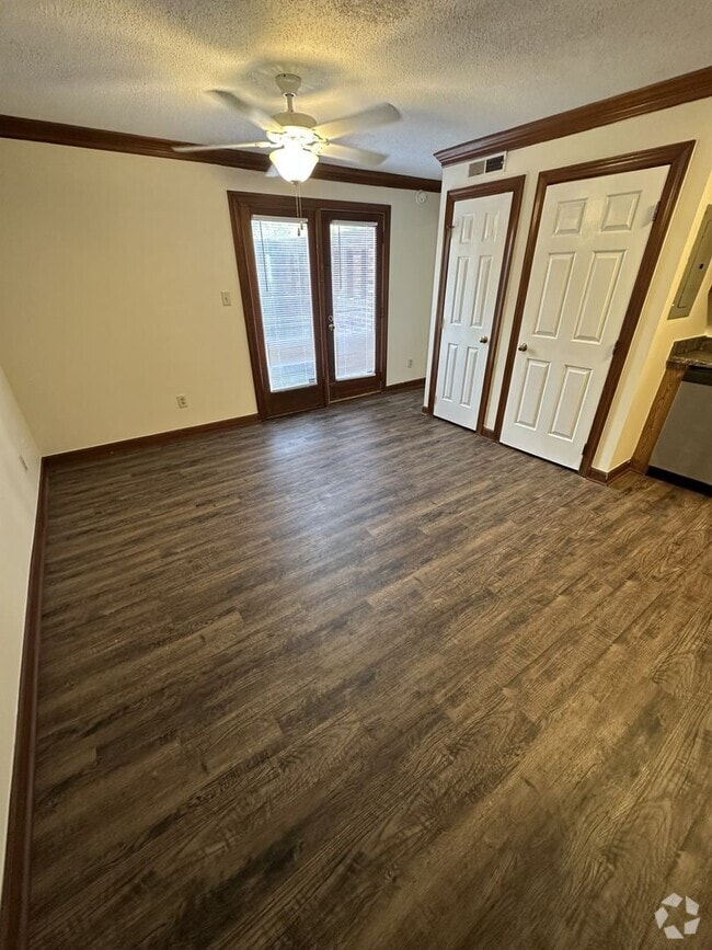 Building Photo - 3601 Helix Ct