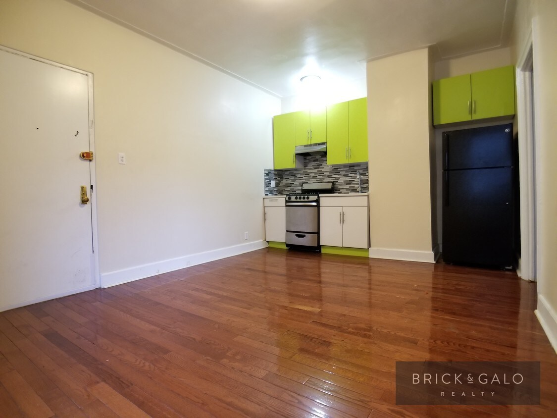 Primary Photo - 179 Linden Blvd