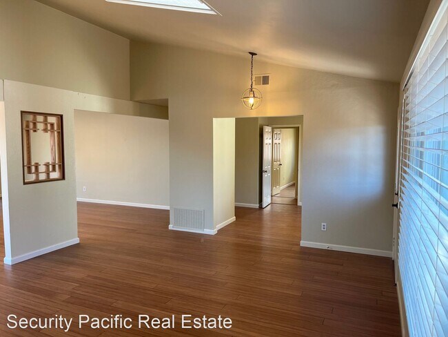 Building Photo - 3 br, 2 bath House - 4639 Setting Sun Dr,