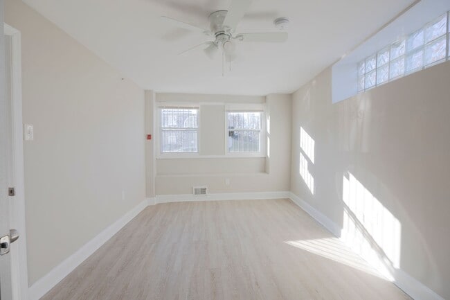 Building Photo - 5138 Gainor Rd