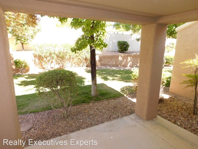 Building Photo - 2 br, 2 bath House - 2517 Banora Point Dr.