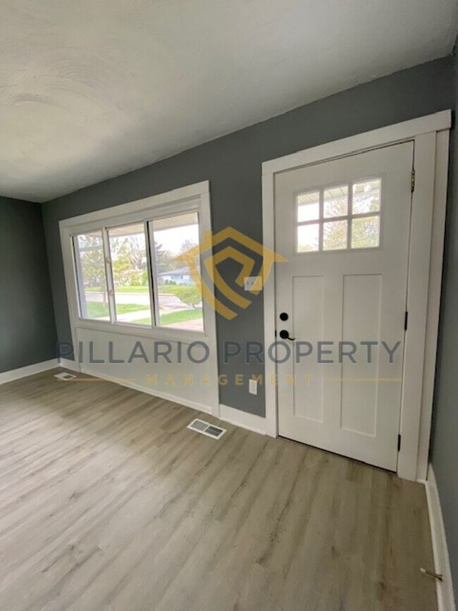 Foto del edificio - Updated, 3 Bedroom/1 Bathroom Devington Ra...